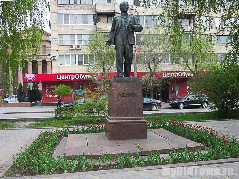 Памятник Ленину на проспекте Ленина. Фото Волгограда