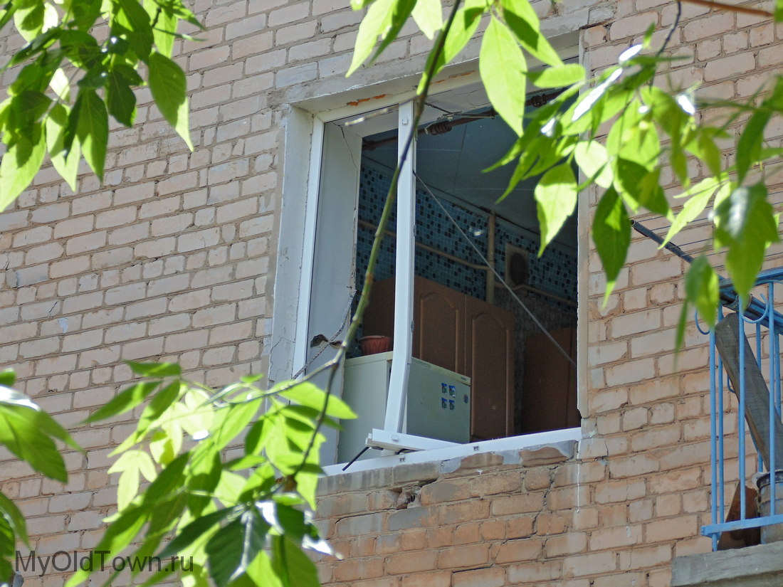 Взорвавшийся дом. Волгоград проспект Университетский, 60. Вид со двора. Фото