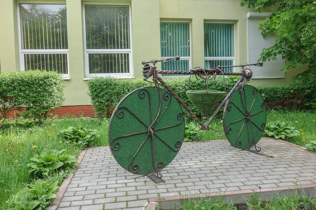 Велосипед у Туристско-информационного центра Светлогорска