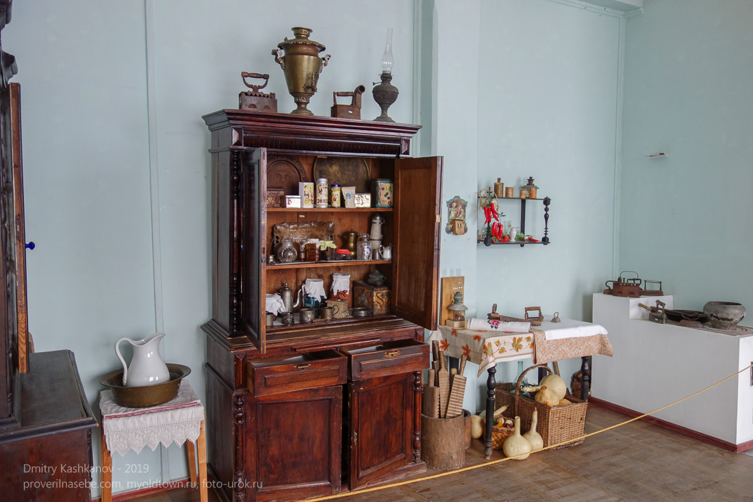 Фото старой кухни с печкой. Ейский краеведческий музей