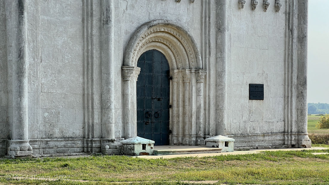 Церковь Покрова на Нерли. Северный портал