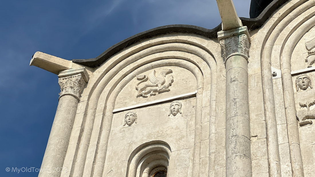 Каменные барельефы. Церковь Покрова на Нерли