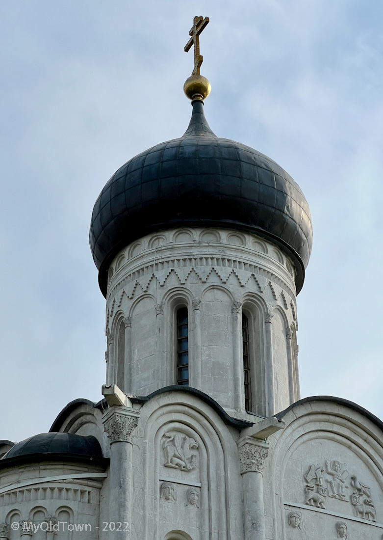 Барабан и купол церкви Покрова на Нерли