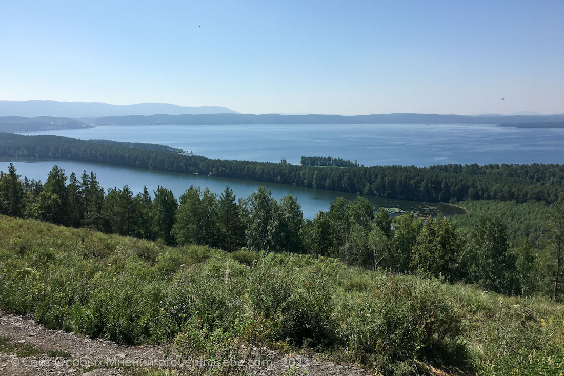 Озера Инышко и Тургояк. Фото с Лысой горы