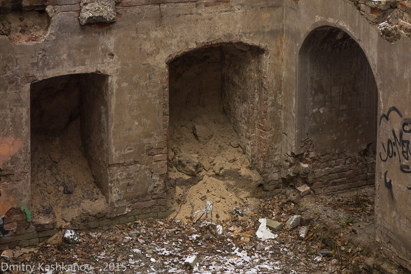 Стрелка 1. Темные подвалы. Фото старых домов Нижнего Новгорода