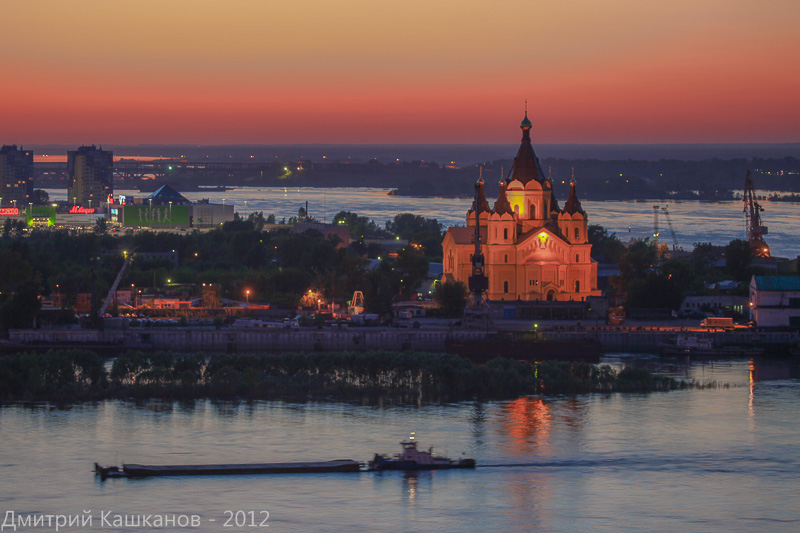 Стрелка, собор, Ока и Волга. Фото 2012 года