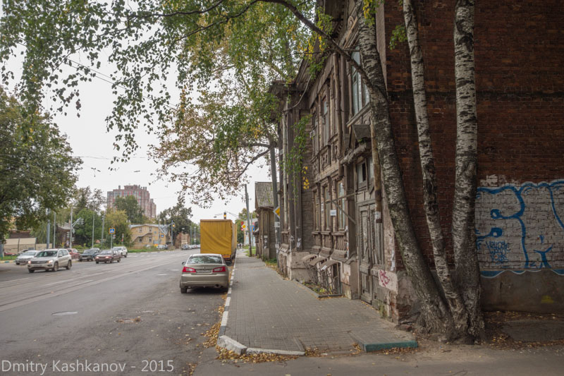 У дома 162. Улица Ильинская. Нижний Новгород. Фото старых деревянных домов