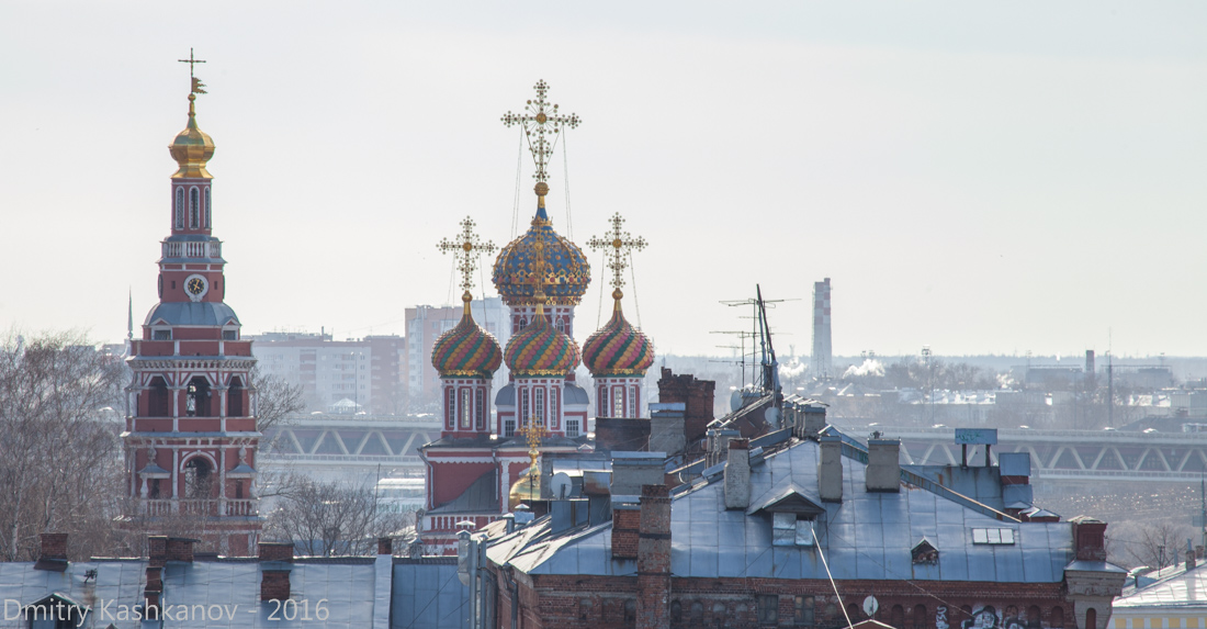 Строгановская церковь и метромост. Фото Нижнего Новгорода