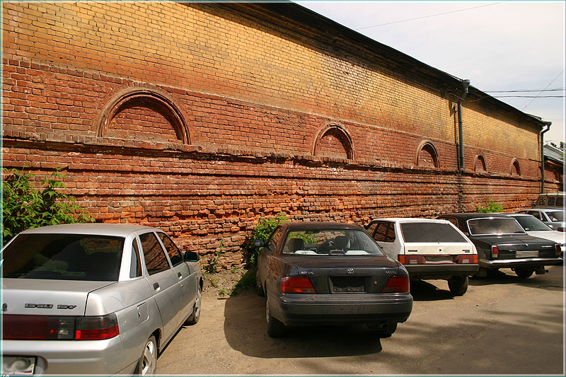 Кожевенная улица. Древние стены. Фото Нижнего Новгорода