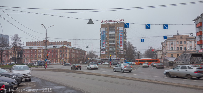 Выезд на площадь Лядова с улицы Окский съезд. Фото 2015 года