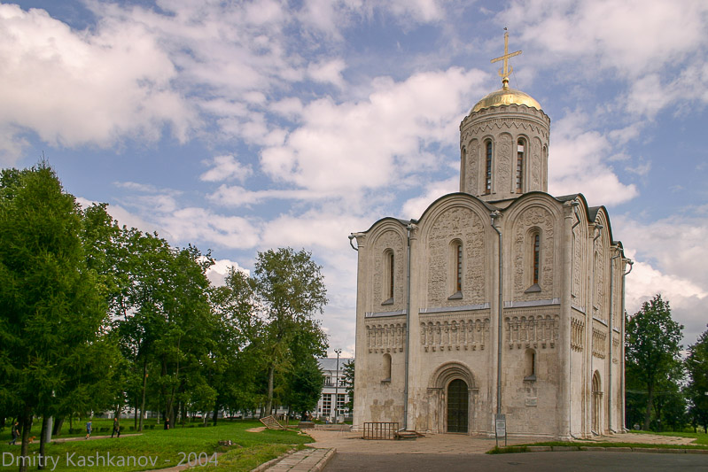 Дмитриевский собор во Владимире. Фото 2004 г.