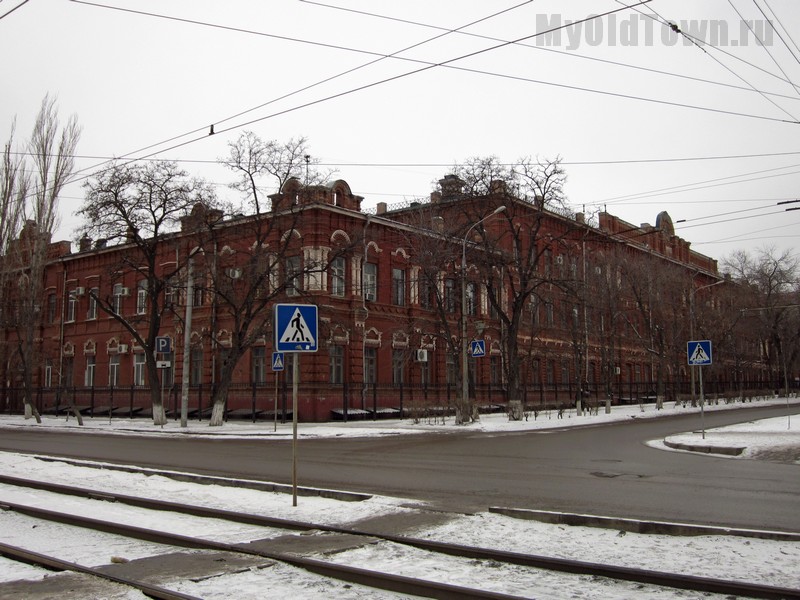 Улица Академическая дом 1. Фото Волгограда.