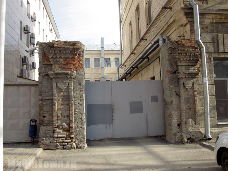 Остатки старинных ворот. Улица Ковровская, 13 Фото Волгограда