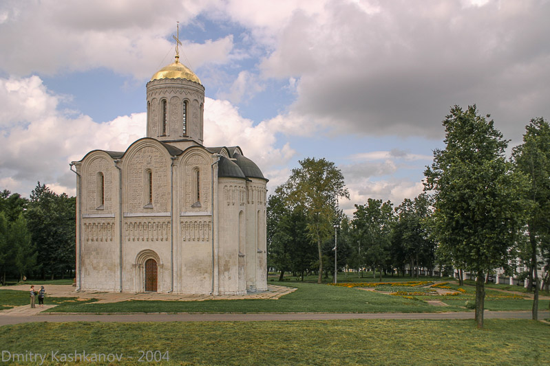 Дмитриевский собор во Владимире. Фото 2004 г.