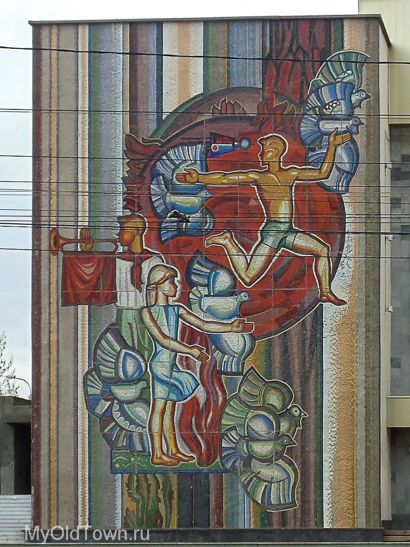 Фасад здания ТЮЗа. Фото Волгограда 