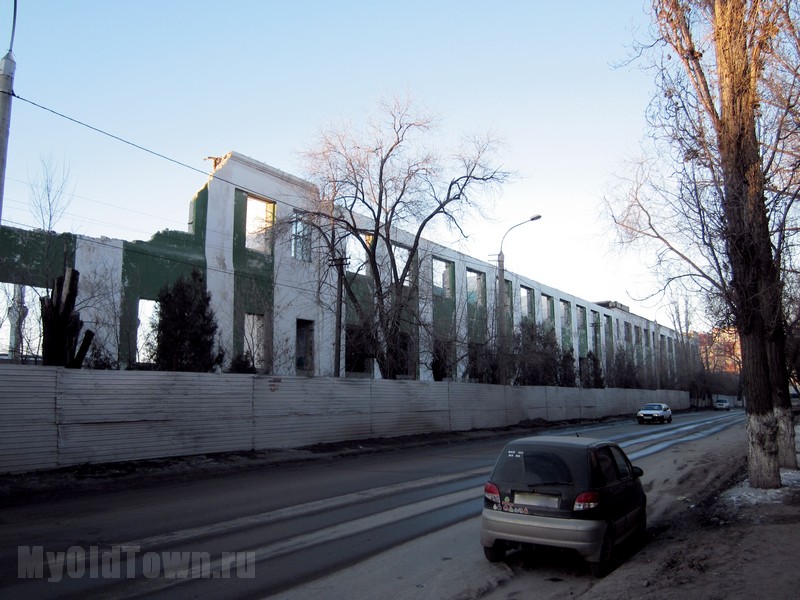 Улица Профсоюзная. Завод медоборудования. Фото Волгограда
