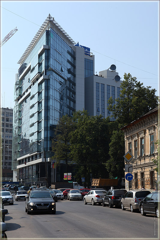 Улица Алексеевская, вид на здание Газпрома