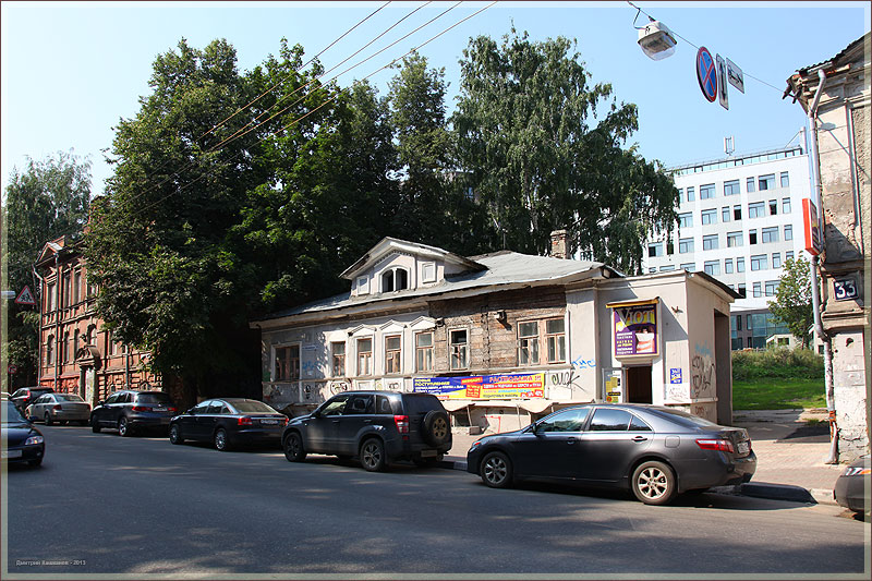 Улица Алексеевская. Нижний Новгород. Старый одноэтажный дом
