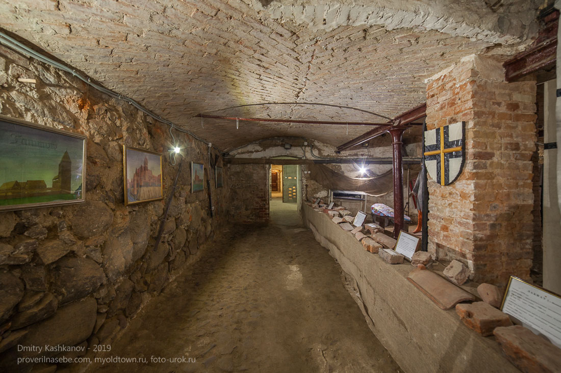 Выставка старинного кирпича из развалин замков Восточной Пруссии