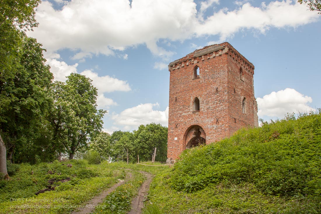 Руины замка Грос Вонсдорф. Башня Канта