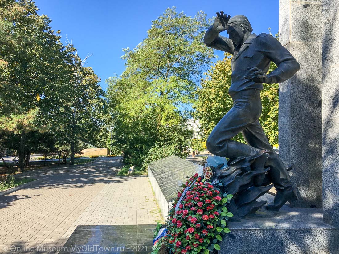 Памятник ростовчанам - ликвидаторам аварии на ЧАЭС
