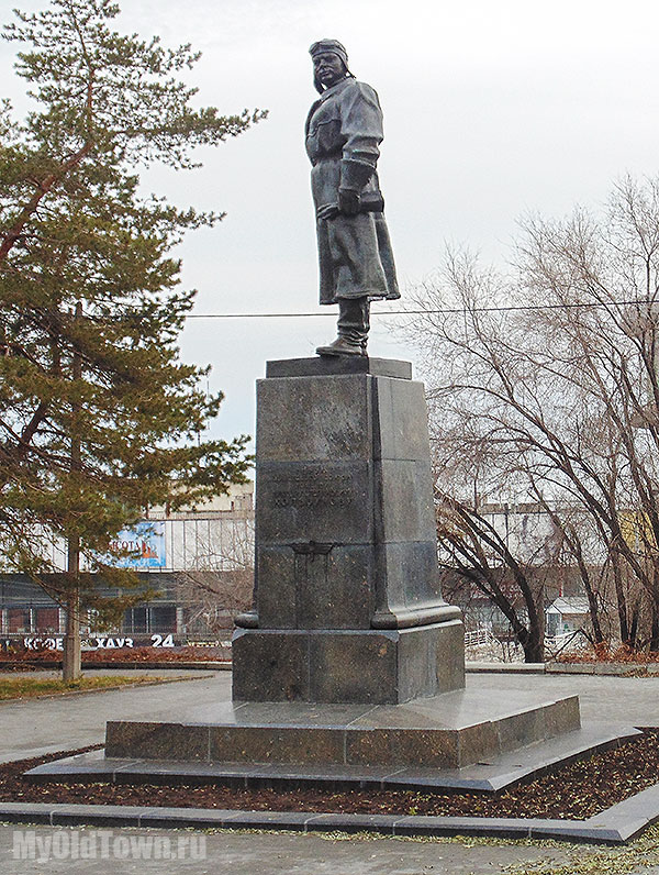 Памятник Хользунову. Волгоград. Фото 2015 года