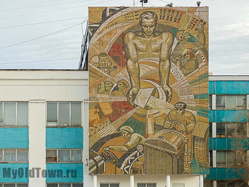 Фото мозаичного панно на площади имени Дзержинского в Волгограде
