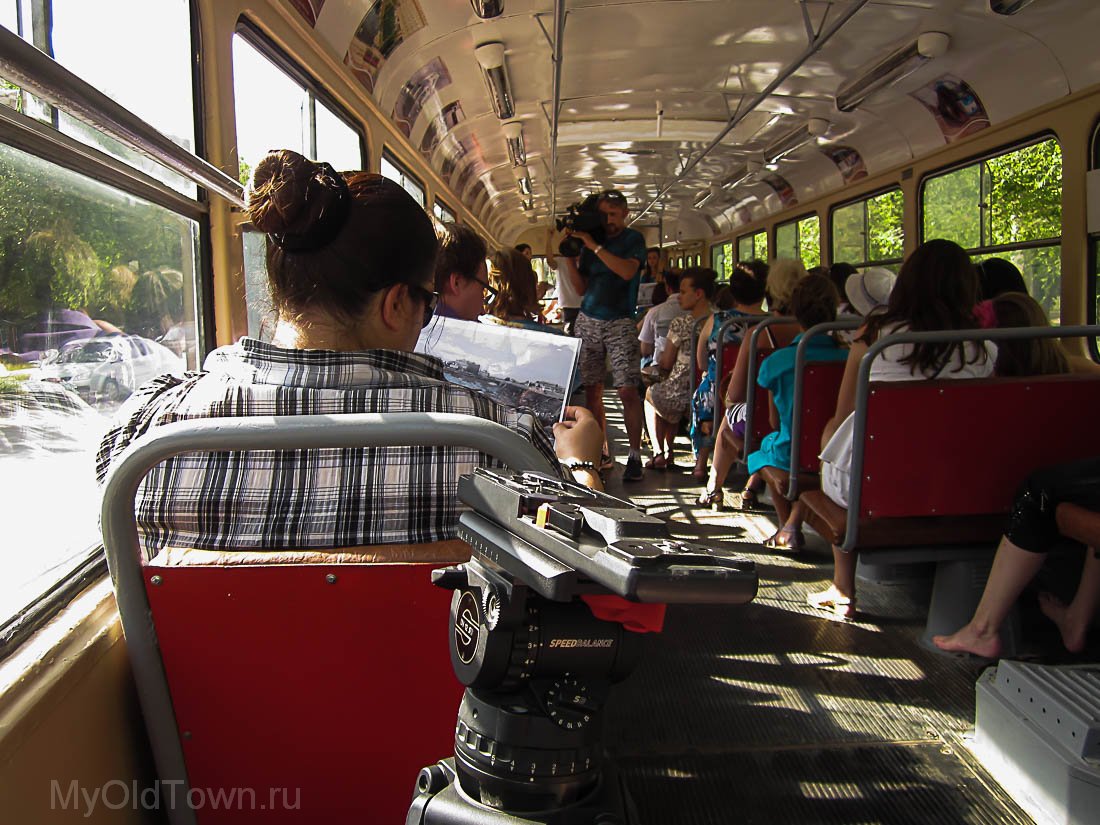 Экскурсионный трамвай. Фото внутри салона. Волгоград